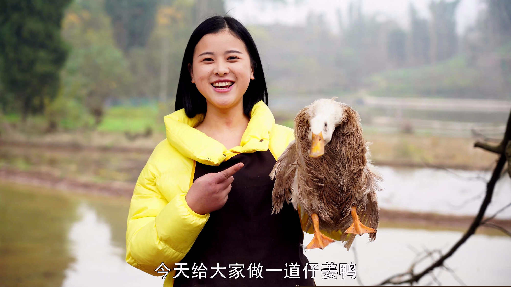 漆二娃vlog:拿手菜“仔姜鸭”,这味道和火候被我拿捏得稳稳的